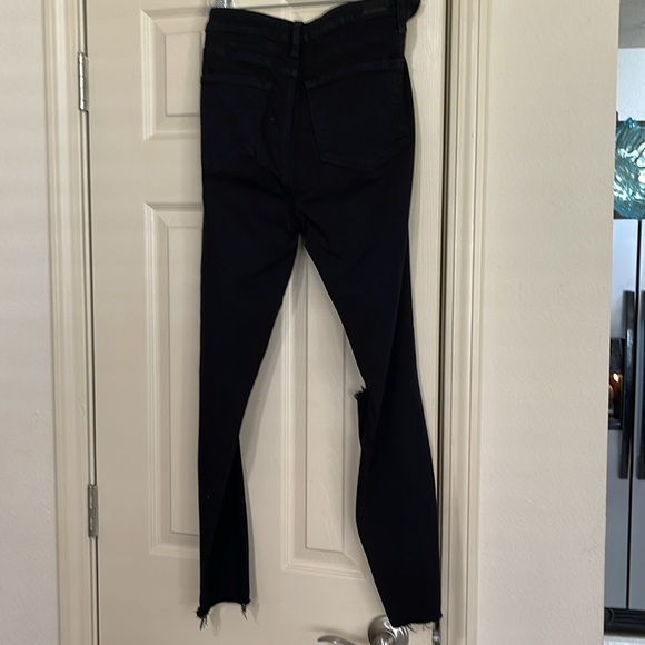 Levis PAIGE Classic Black  distressed knee 30” waist - Picture 5 of 5